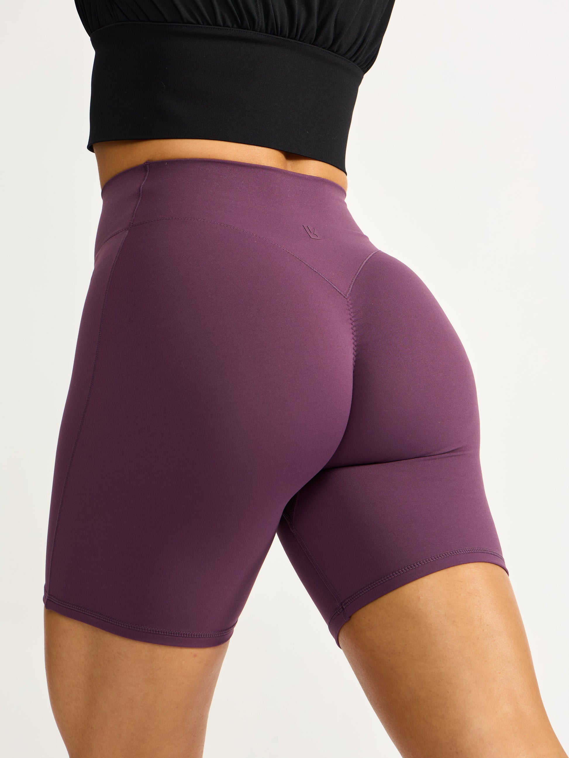 Aggressive Scrunch Short 7" - High Court
